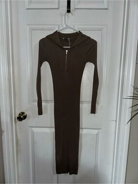 NWOT ZARA Mink Fitted Bodycon Peter Pan Collar Zip Dress Size Small